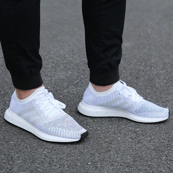 Adidas跑步鞋CG4126 42