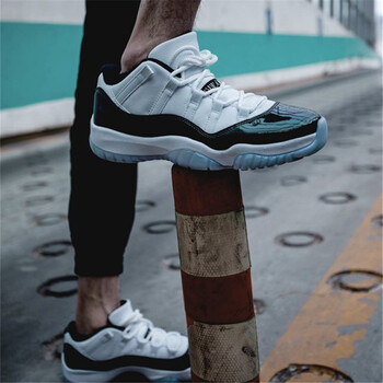 耐克（NIKE）籃球鞋528895-145 復活節(jié)低幫 