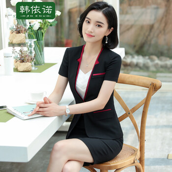 韓依諾（Han Enuo）小西裝短袖