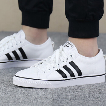 阿迪達(dá)斯（Adidas）板鞋CQ2333   