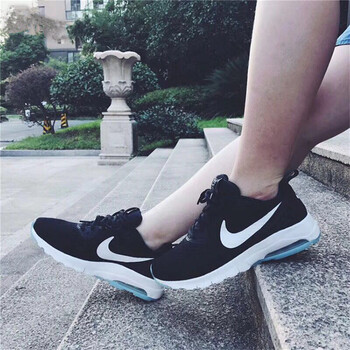 nike經(jīng)典網(wǎng)鞋