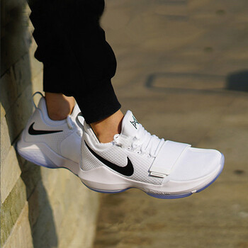 耐克（NIKE）籃球鞋878628-100 貝多芬 
