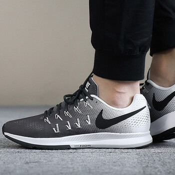 耐克（NIKE）跑步鞋831352-002  40