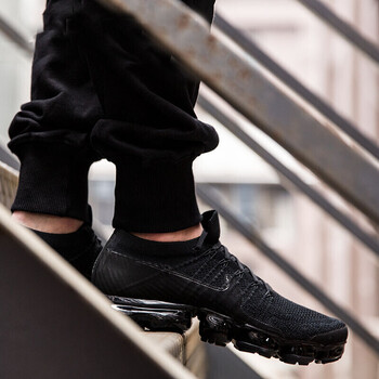 耐克（NIKE）跑步鞋849558-011飛線氣墊跑鞋 