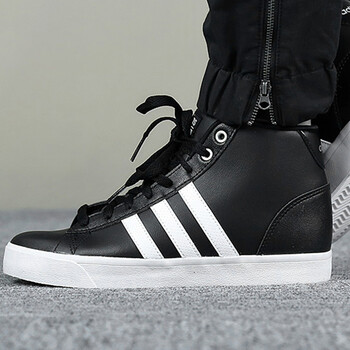 adidas女式籃球鞋