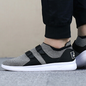 耐克（NIKE）跑步鞋898022-004 
