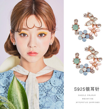 新款花朵耳環(huán)