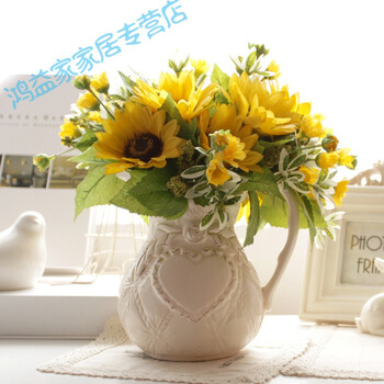 一盞玻璃花瓶，讓你的家四季如春