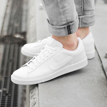 耐克（NIKE）跑步鞋輕便小白鞋 749747-111 