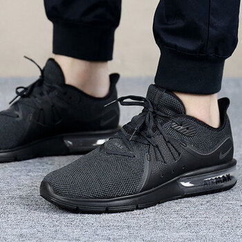 耐克（NIKE）跑步鞋氣墊黑色921694-010 42