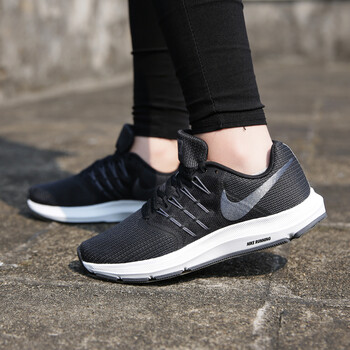 耐克（NIKE）跑步鞋909006-010 39