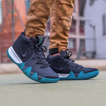 耐克（NIKE）籃球鞋歐文4黑藍(lán)943807-401 