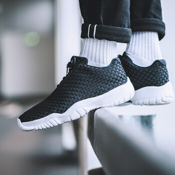 耐克（NIKE）籃球鞋黑白718948-002 