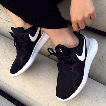 耐克（NIKE）跑步鞋AA2172-001 黑/白 36，37.5，38.5，38，39，36.5