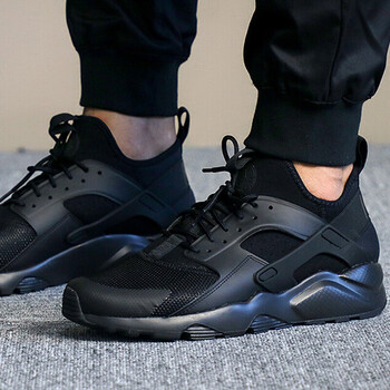 耐克（NIKE）跑步鞋華萊士經(jīng)典全黑819685-002 42