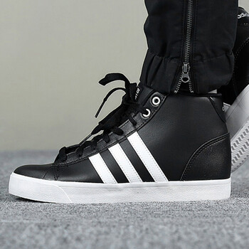 adidas女式籃球鞋