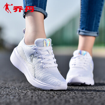 喬丹跑步鞋白色/淺灰 35，37.5，36，38.5，37，38，39，40，35.5