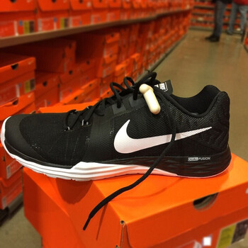 耐克（NIKE）跑步鞋綜合訓(xùn)練832219-001 43