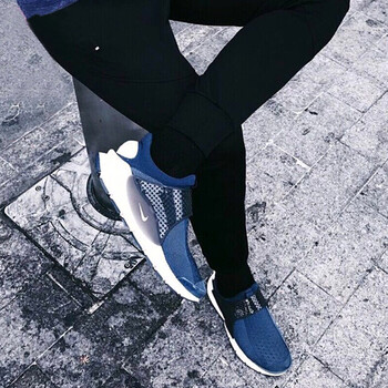 耐克（NIKE）跑步鞋819686-404 44