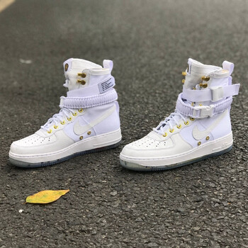 耐克（NIKE）板鞋AO9385-100（限量） 