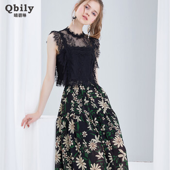 晴碧琳（qbily） 大花 拼接，紐扣，印花，蕾絲 連衣裙