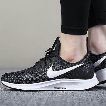 耐克（NIKE）跑步鞋942855-001/女鞋 