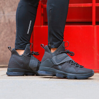 耐克（NIKE）籃球鞋黑武士852403-002 42