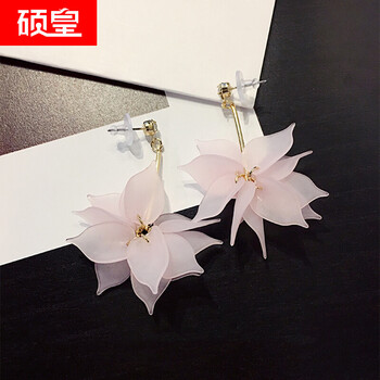 氣質(zhì)耳飾，讓你優(yōu)雅美翻天
