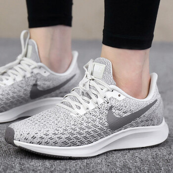 耐克（NIKE）跑步鞋942855-004 42