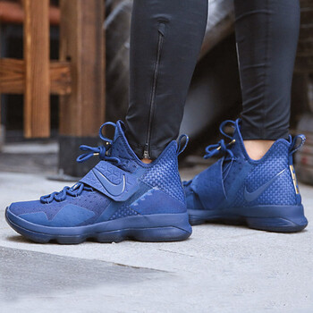 耐克（NIKE）籃球鞋菲律賓852403-400  42