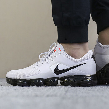 耐克（NIKE）跑步鞋AH9046-010 