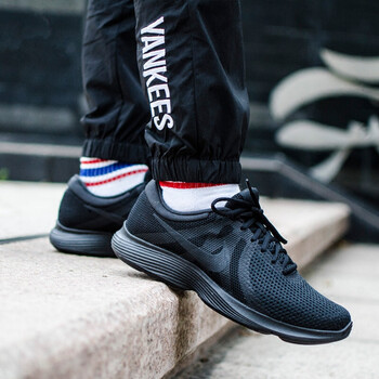 耐克（NIKE）跑步鞋908988-002 40