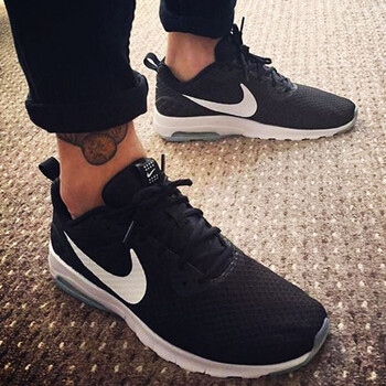 耐克（NIKE）跑步鞋輕質(zhì)緩震833260-010休閑跑步 