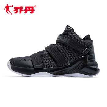 減震籃球戰(zhàn)靴，讓運動更暢快