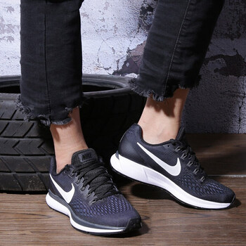 耐克（NIKE）跑步鞋880560-001 36.5