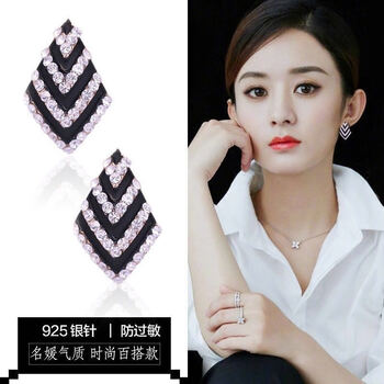 條紋耳環(huán)
