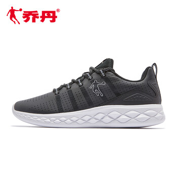 時尚系帶跑鞋，塑造舒適好身材