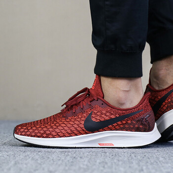 耐克（NIKE）跑步鞋942851-601緩震防滑 