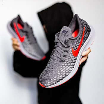 NIKE跑步鞋942851-006 40