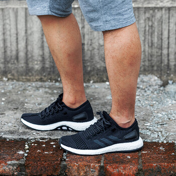 阿迪達(dá)斯（Adidas）跑步鞋CM8238  
