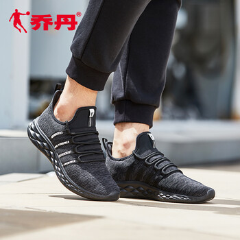 舒適系帶運(yùn)動鞋，享受休閑時光