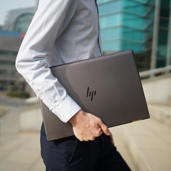 輕薄筆記本，暢玩游戲不卡頓！