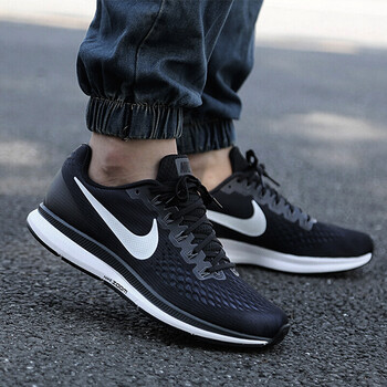耐克（NIKE）跑步鞋氣墊奧利奧880555-001 40