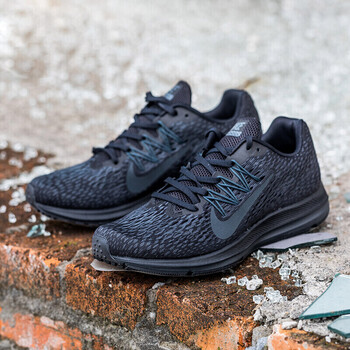 耐克（NIKE）跑步鞋AA7406-002/18秋冬新款店長主推 