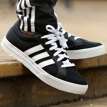 Adidas板鞋AW3890 