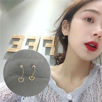 復(fù)古桃心耳環(huán)