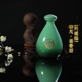 醇香白酒，享受舌尖上佳釀
