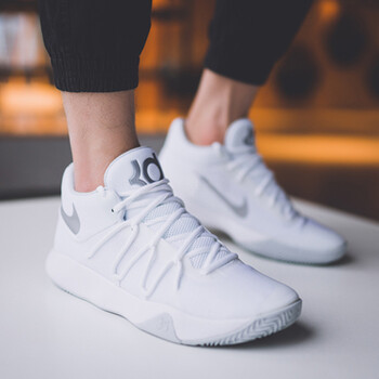 耐克（NIKE）籃球鞋921540-100 