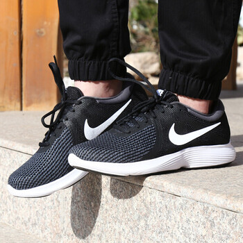 耐克（NIKE）跑步鞋2018春季新款908988-001緩震輕便 39