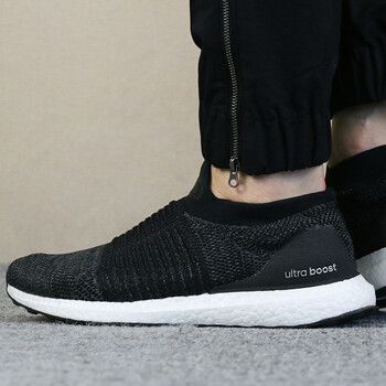 阿迪達斯（Adidas）跑步鞋BB6311 